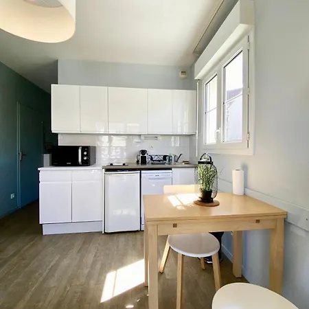 Port-guillaume, De Avec & Piscine Lägenhet *