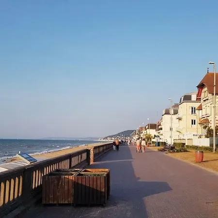 Port-guillaume, De Avec & Piscine Lägenhet