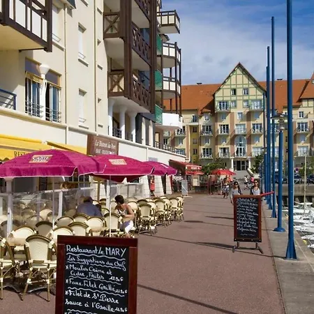 Port-guillaume, De Avec & Piscine *