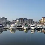 Apartment Port-guillaume, De Avec & Piscine *
