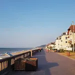 Port-guillaume, De Avec & Piscine Apartment