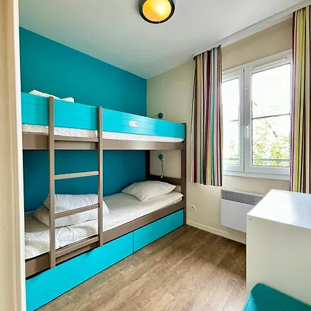 Port-guillaume, De Avec & Piscine Apartment