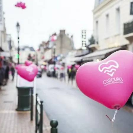 Port-guillaume, De Avec & Piscine Апартаменты