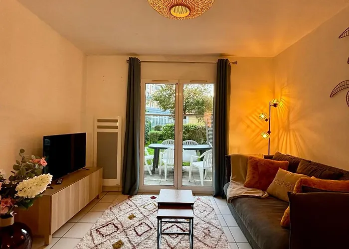 アパート Port-guillaume, De Avec & Piscine ディーブ・シュール・メール