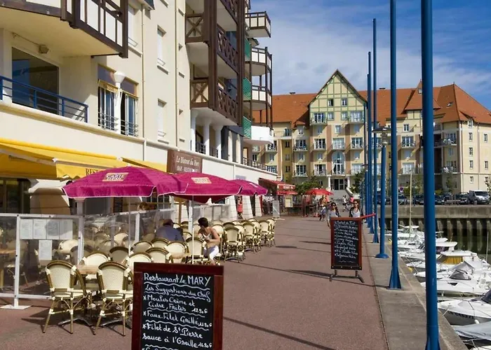 Port-guillaume, De Avec & Piscine *